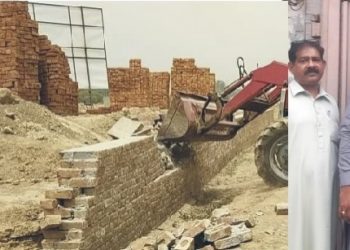 فیصل آباد کے مختلف علاقوں میں غیر منظور شدہ ہاؤسنگ سکیموں کی تعمیرات کو مسمار کردیا۔ ایف ڈی اے