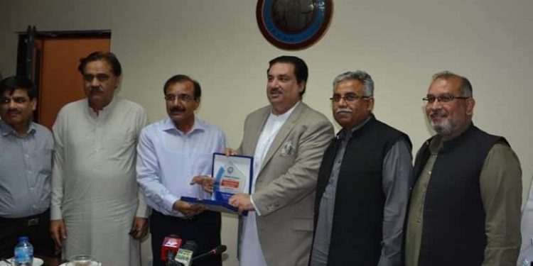 بجلی کی کمی کے سبب لوڈشیڈنگ ہورہی ہے۔ خرم دستگیر وزیر توانائی