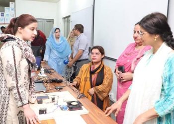 جی سی ویمن یونیورسٹی میں آئی ٹی فائنل ایئر پروجیکٹ نمائش 2022 کا انعقاد