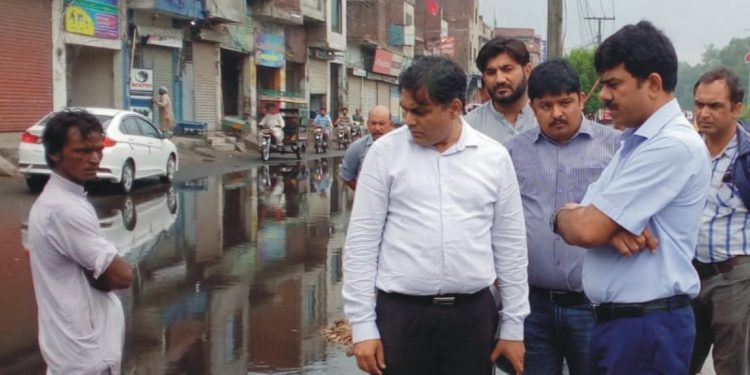 فیصل آباد میں بارش کے بعد تمام شاہراوں سے پانی نکال دیا گیا۔ ابوبکر عمران