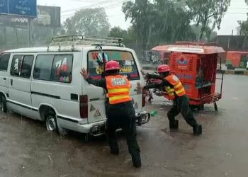بارشوں میں ریسکیو 1122 اہلکار الرٹ خصوصی ٹیمیں تشکیل