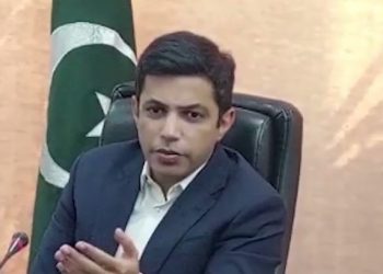 ناقص کارکردگی چک جھمرہ سمیت ضلع بھر کے 6 پٹواری معطل