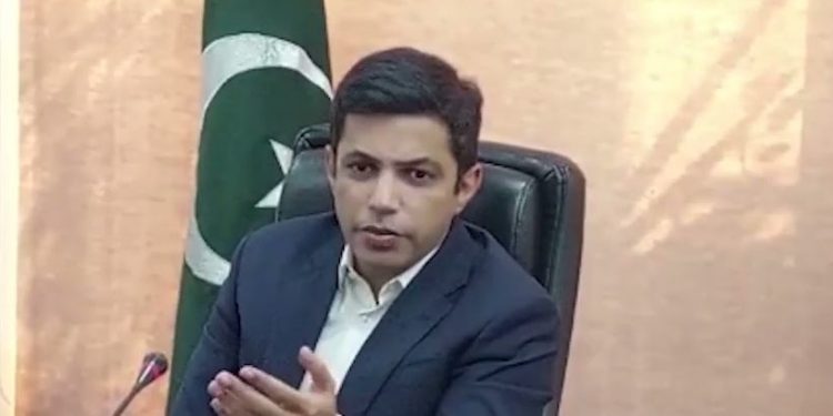 ناقص کارکردگی چک جھمرہ سمیت ضلع بھر کے 6 پٹواری معطل