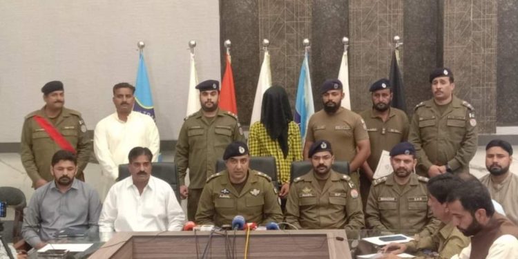 فیصل آباد میں 20 کروڑ تاوان کیلئے اغوا ہونے والی طالبہ کو پولیس نے بازیاب کروا لیا