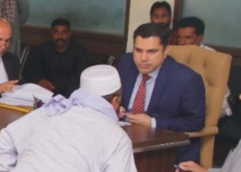 ڈپٹی کمشنر حامد شیخ کا روزانہ آفس کے باہر بیٹھ کر عوامی مسائل سننے کا سلسلہ جاری