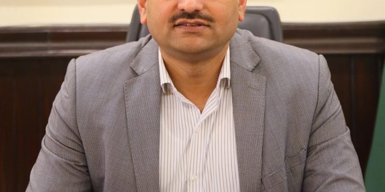 علی عنان قمر فیصل آباد کے نئے ڈپٹی کمشنر  تعینات ہوگئے