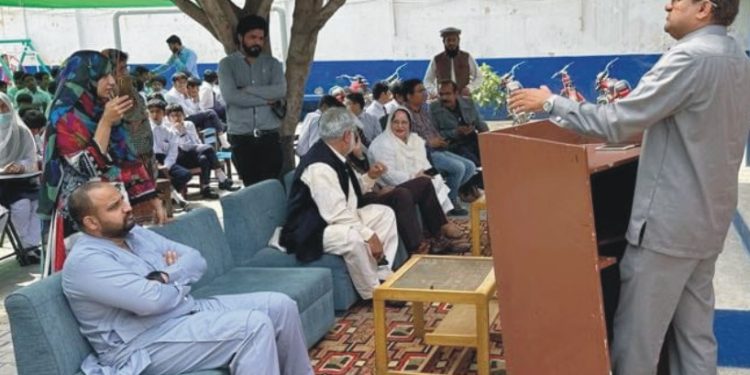 ڈسٹرکٹ ہیلتھ اتھارٹی کے زیر اہتمام نجی سکول بحریہ فاؤنڈیشن سکول میں انسداد ڈینگی کے حوالے سے آگاہی سیمینار کا انعقاد