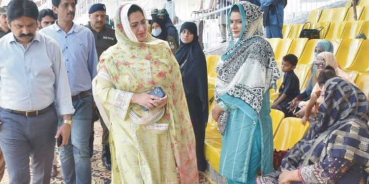 کمشنر سلوت سعیدکا فری آٹا پوائنٹ اقبال سٹیڈیم کا دورہ