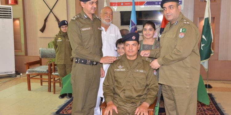 پنجاب پولیس فیصل آباد کے افسران کو ترقی مل گئی