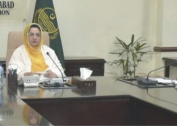 کمشنر فیصل آباد کا انٹرا سٹی ٹرانسپورٹ شروع کرنے کا عندیہ