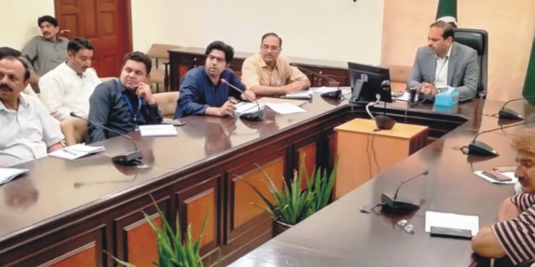 ڈپٹی کمشنر علی عنان قمر کی صدارت پولیو ایریڈیکیشن کمیٹی کا اجلاس