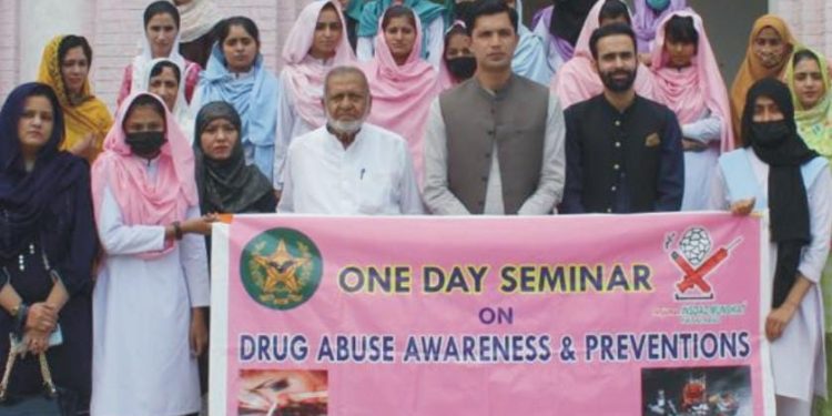 انجمن انسداد منشیات ڈسٹرکٹ ہیڈ کوارٹرز ہسپتال کے زیر اہتمام منشیات کے انسانی صحت پر نقصانات کے موضوع پر آگاہی سیمینارمنعقد
