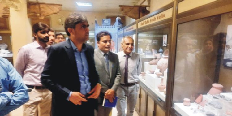 سیکرٹری سوشل ویلفیئر اینڈ بیت المال پنجاب ظہور حسین نے لائل پورمیوزیم کا دورہ