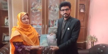 جڑانوالہ سے تعلق رکھنے والی شاعرہ سیماب سحر کی دلچسپ کہان