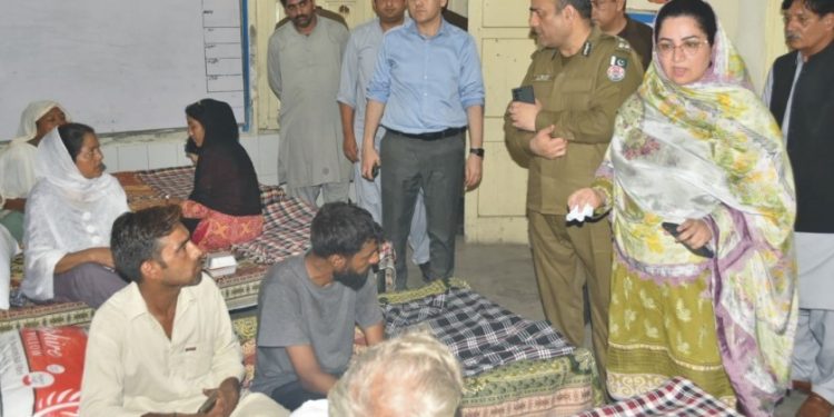 فیصل آباد انتظامیہ کی طرف سے جڑانوالہ سانحہ کے متاثرین مسیحی بے گھر افراد کو عارضی رہائش فراہم کردی گئی