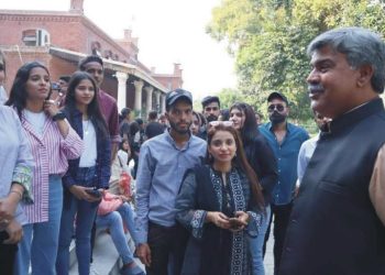 مسیحی طالب علموں کا لائلپور میوزیم فیصل آباد کا مطالعاتی دورہ