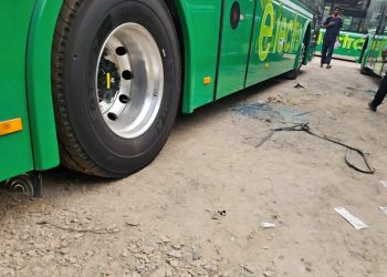 گرین الیکٹرک بس سروس 3 روز میں چار بسیں حادثات کا شکار